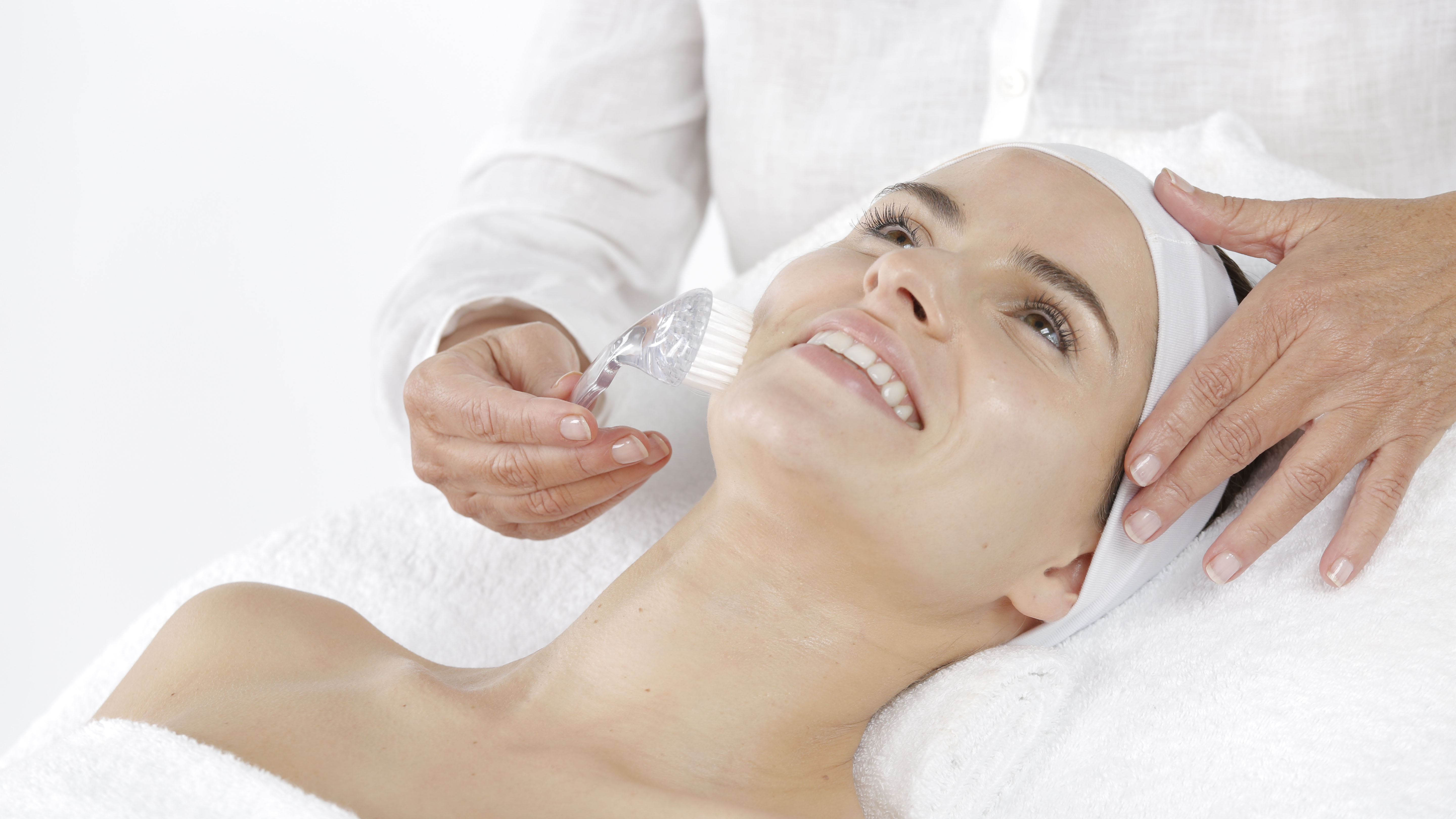 ステップ１…マイルドフェイシャルクレンザー